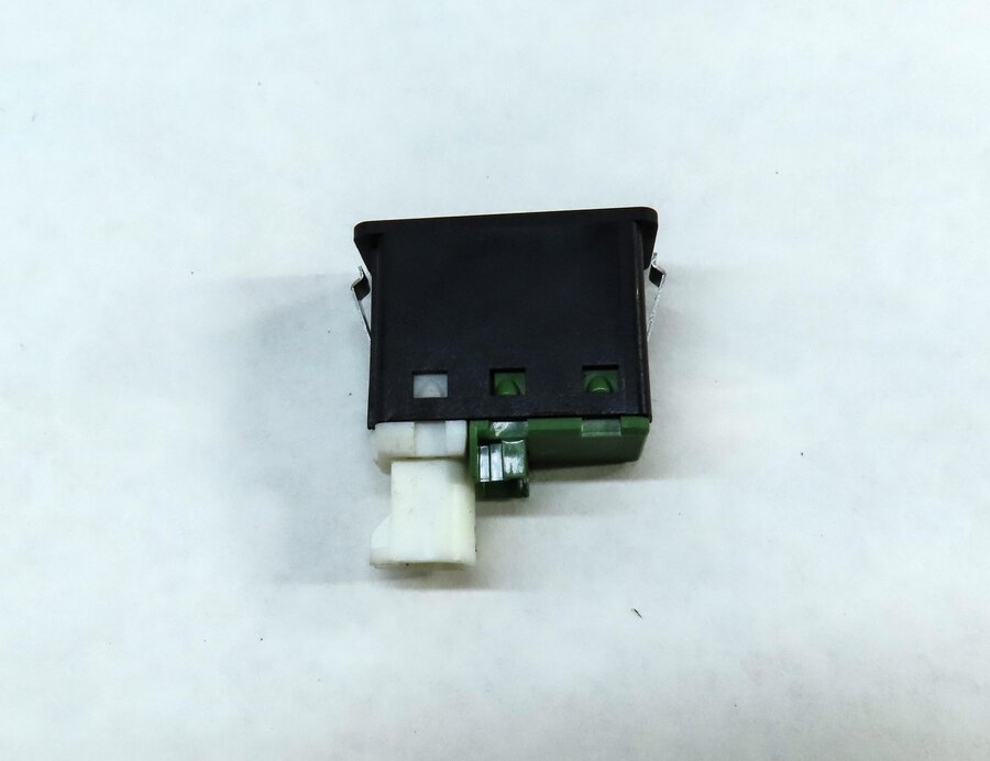 Thumbnail 3: 2013 BMW X1 (E84) AUXILIARY AUX IN INPUT JACK PANEL w/ USB POWER PLUG 9241331