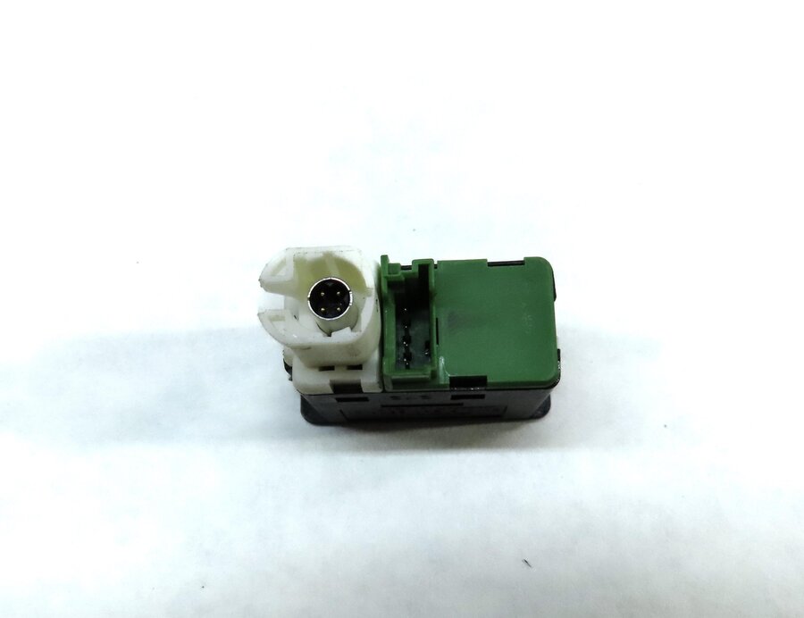 Thumbnail 4: 2013 BMW X1 (E84) AUXILIARY AUX IN INPUT JACK PANEL w/ USB POWER PLUG 9241331