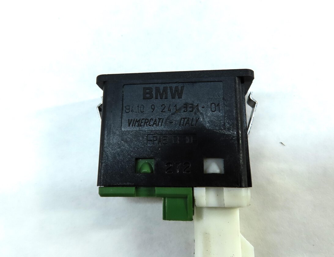 Thumbnail 5: 2013 BMW X1 (E84) AUXILIARY AUX IN INPUT JACK PANEL w/ USB POWER PLUG 9241331