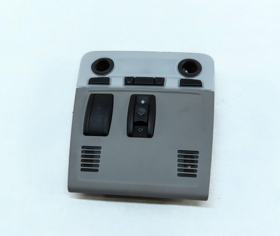 Thumbnail 4: 2013 BMW X1 (E84) FRONT ROOF PRIMARY DOME LIGHT MAP READING LAMP (GRAY)