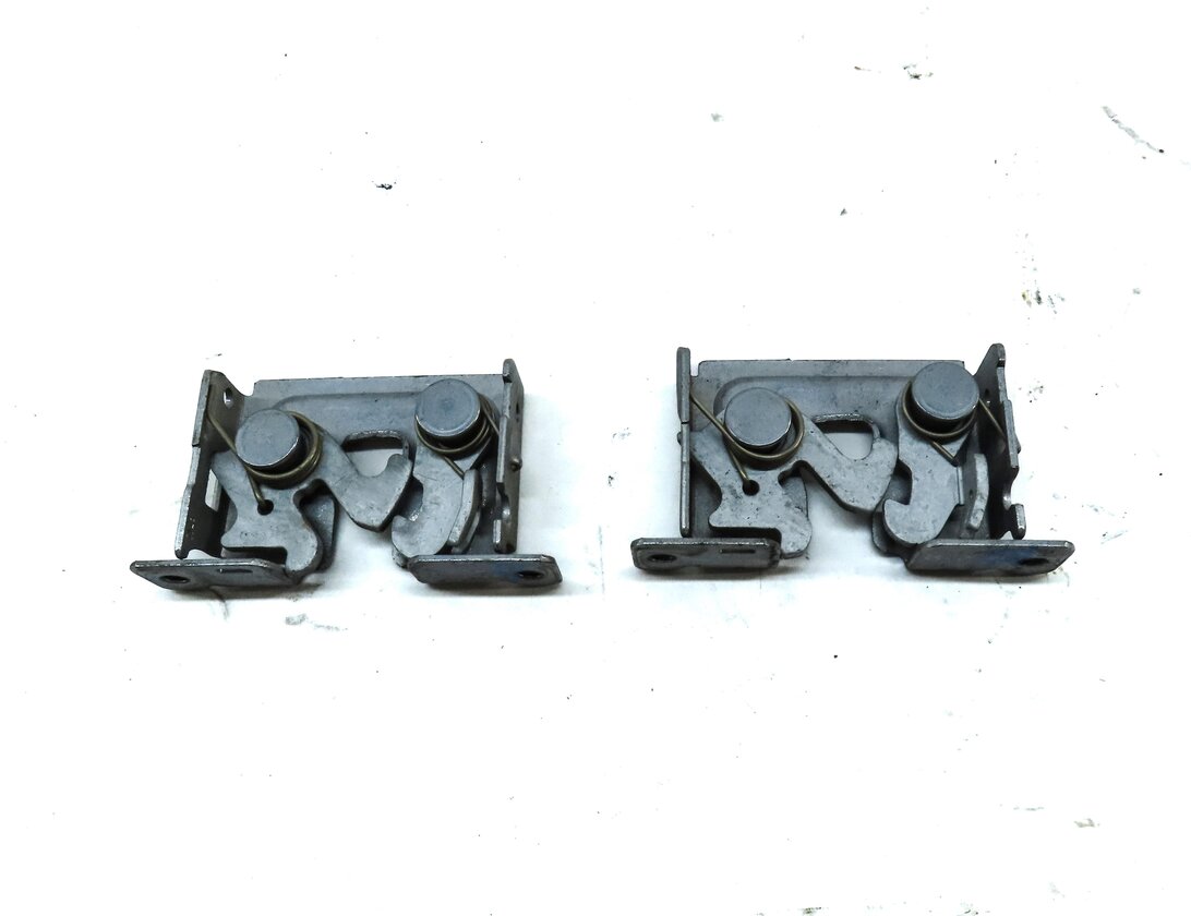 Thumbnail 4: 2013 BMW X1 (E84) LEFT & RIGHT FRONT HOOD LATCH SET 2 51237115229