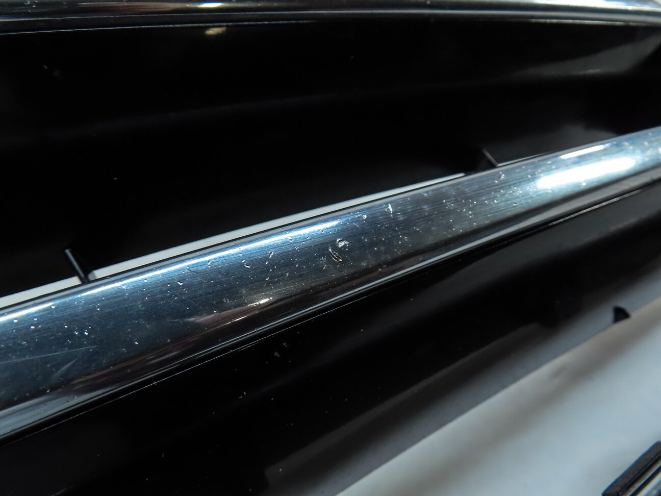 Thumbnail 8: 08-12 MERCEDES C-CLASS (W204) FRONT HOOD GRILLE AIR VENT TRIM (SPORT PACKAGE)