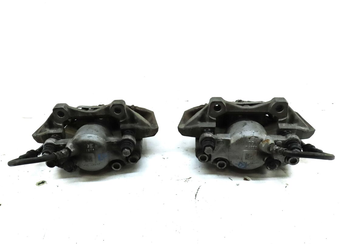 Thumbnail 6: 08-16 C E CLS (W204 W207 W212 W207) *AWD* FRONT LEFT & RIGHT BRAKE CALIPER SET 2