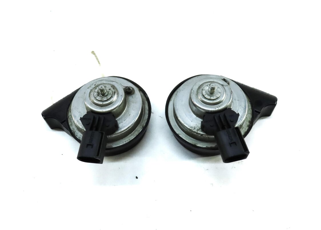 Thumbnail 3: 08-18 MERCEDES C E GLK CLS CLASS (C218 W204 W212 X204) HIGH & LOW TONE HORN SET