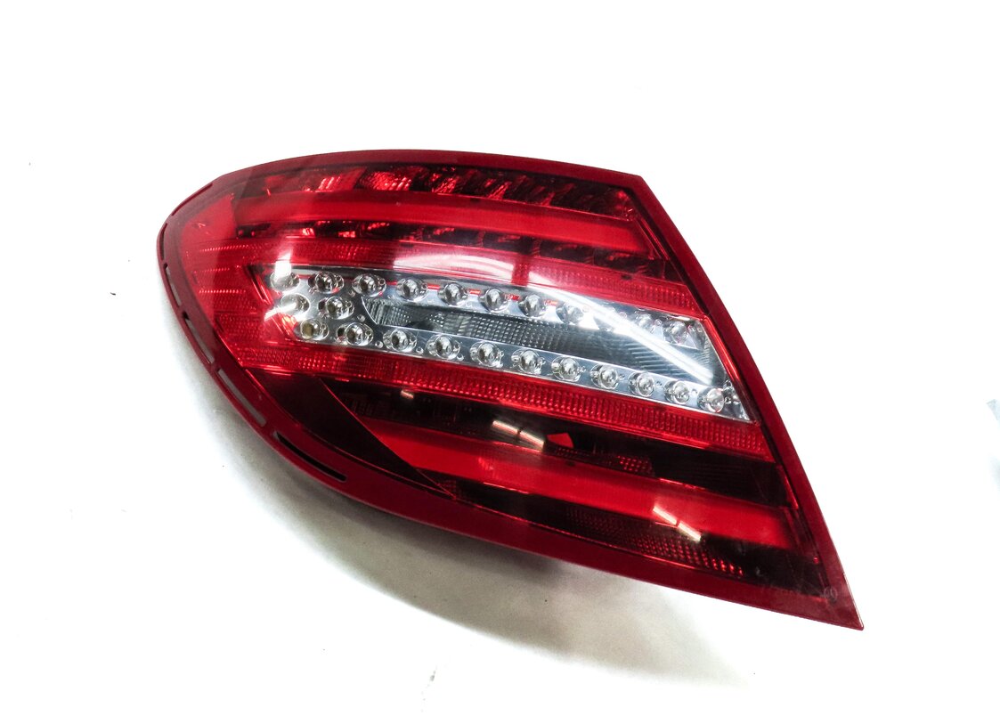 Thumbnail 3: 2012-2015 MERCEDES C-CLASS (W204) LEFT DRIVER REAR TAILLIGHT BRAKE LIGHT LAMP