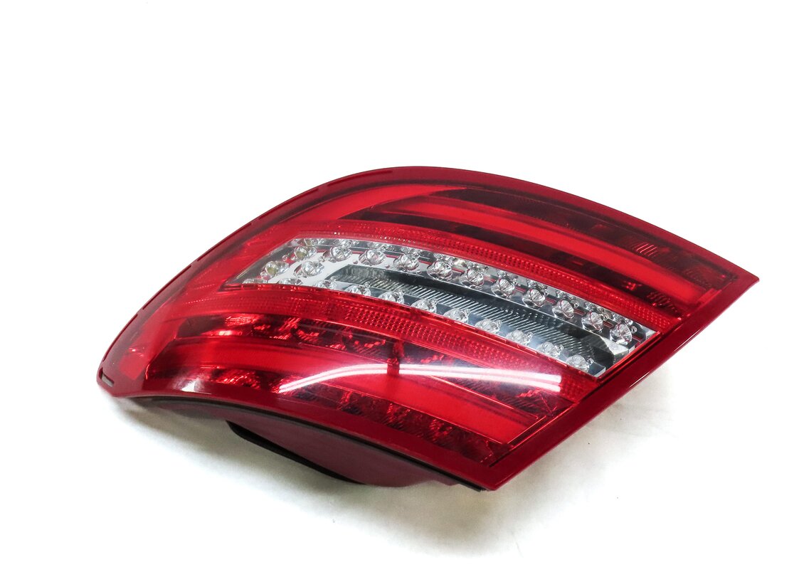 Thumbnail 4: 12-15 MERCEDES C250 C300 C350 (W204) RIGHT PASSENGER TAILLIGHT BRAKE LIGHT LAMP