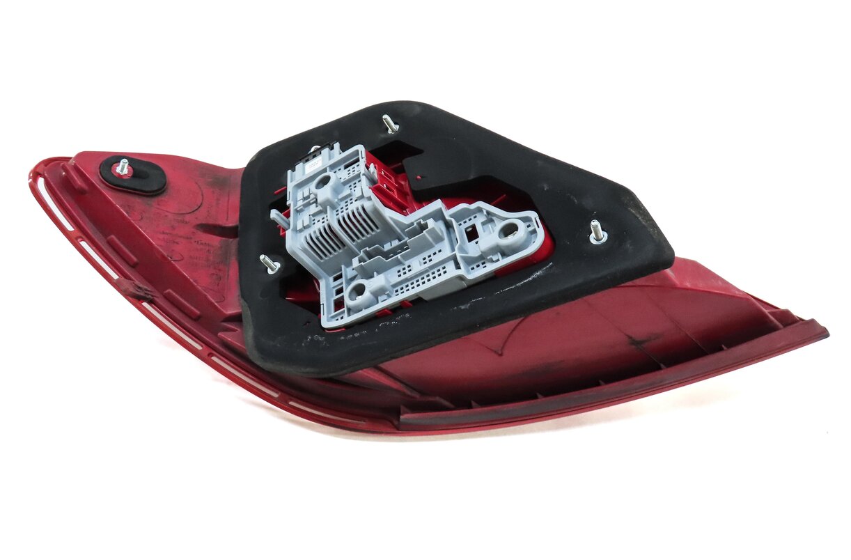 Thumbnail 5: 12-15 MERCEDES C250 C300 C350 (W204) RIGHT PASSENGER TAILLIGHT BRAKE LIGHT LAMP