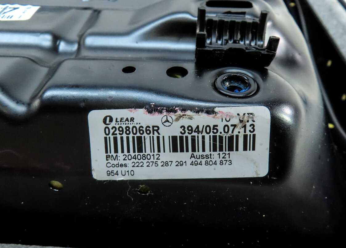 Thumbnail 6: 2014 MERCEDES C300 W204 FRONT RIGHT PASSENGER LOWER HEATED SEAT CUSHION (BLACK)
