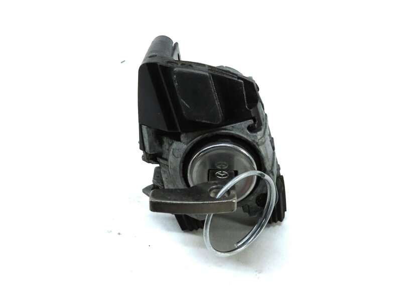 Thumbnail 6: 2014 MERCEDES C300 (W204) FRONT LEFT DRIVER DOOR & TRUNK LOCK CYLINDER w/ KEY