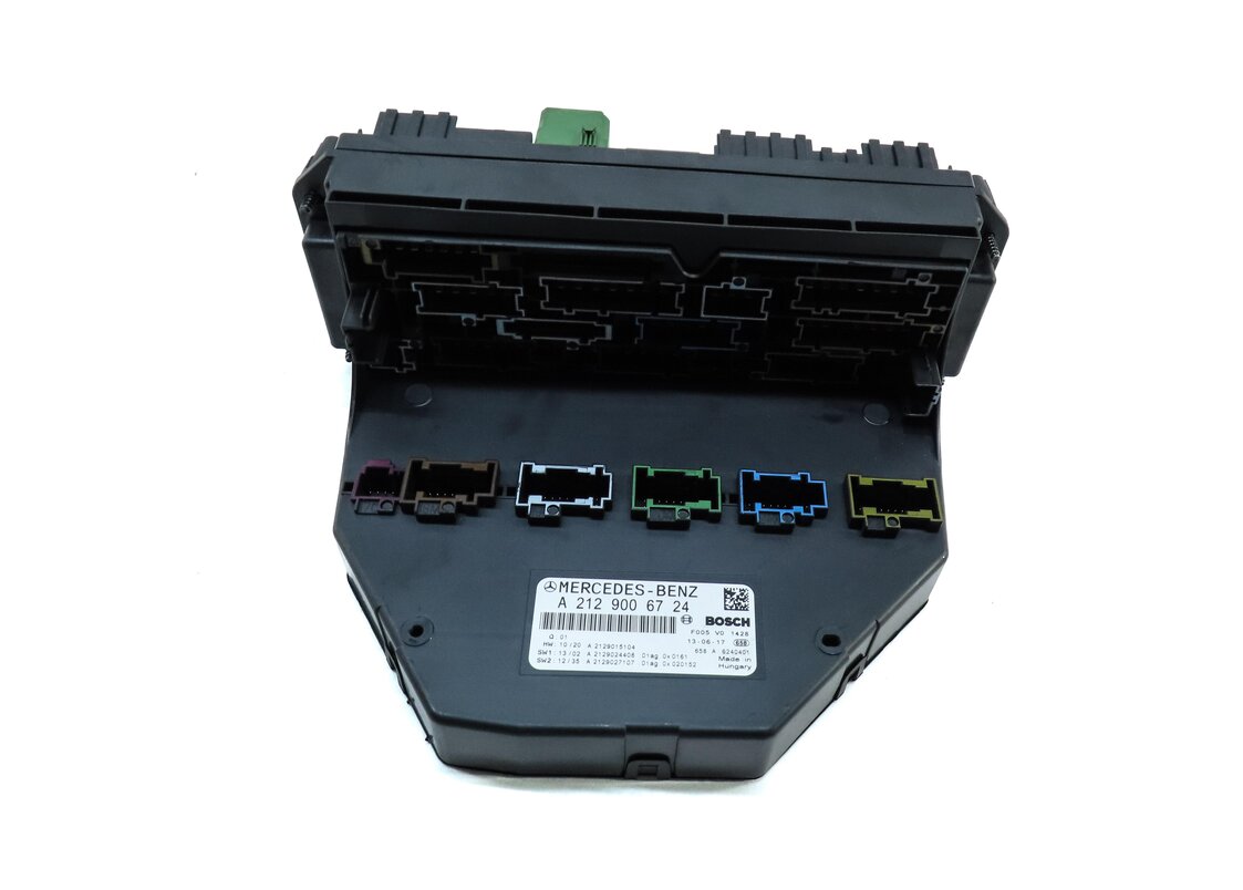 Thumbnail 2: 2014-2015 MERCEDES C-CLASS GLK (W204 X204) FRONT SIGNAL ACQUISITION MODULE SAM
