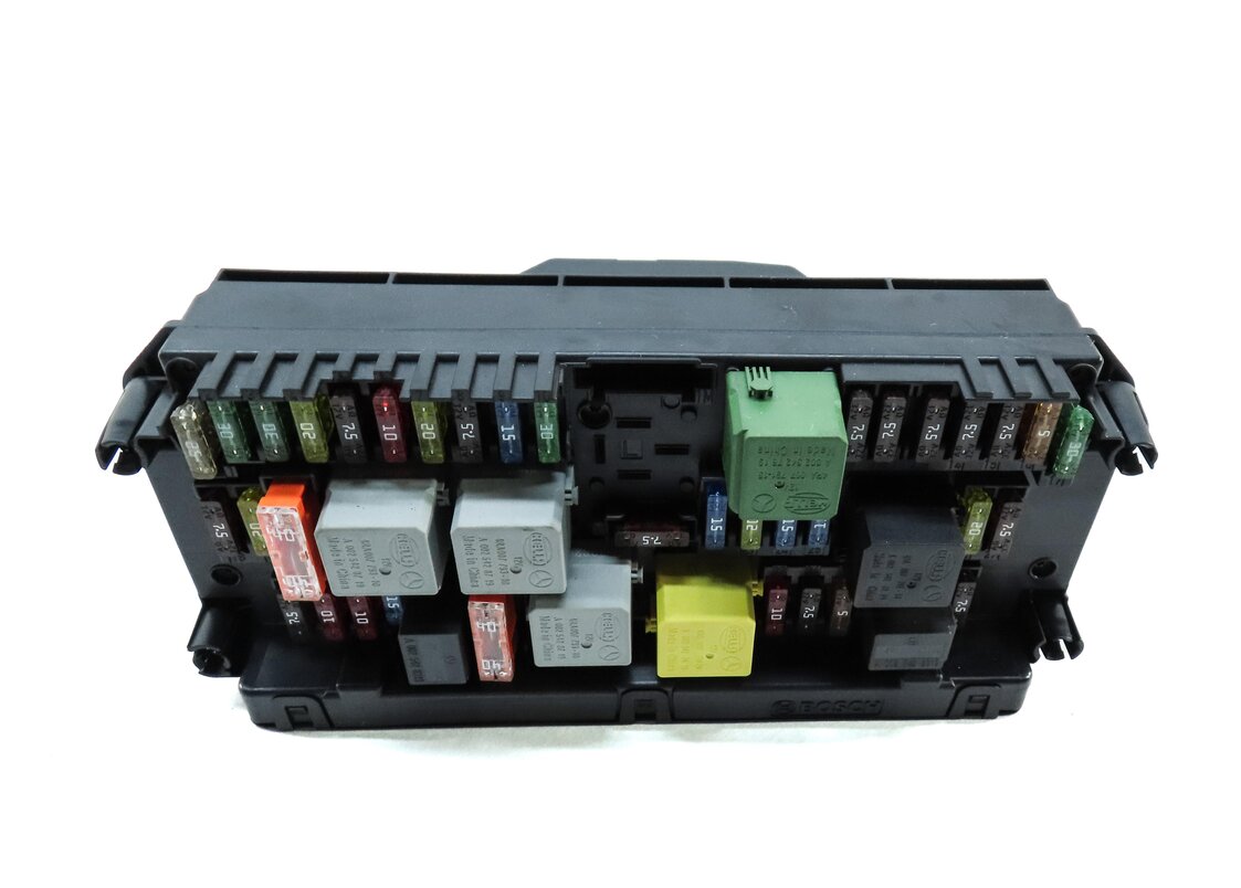 Thumbnail 3: 2014-2015 MERCEDES C-CLASS GLK (W204 X204) FRONT SIGNAL ACQUISITION MODULE SAM