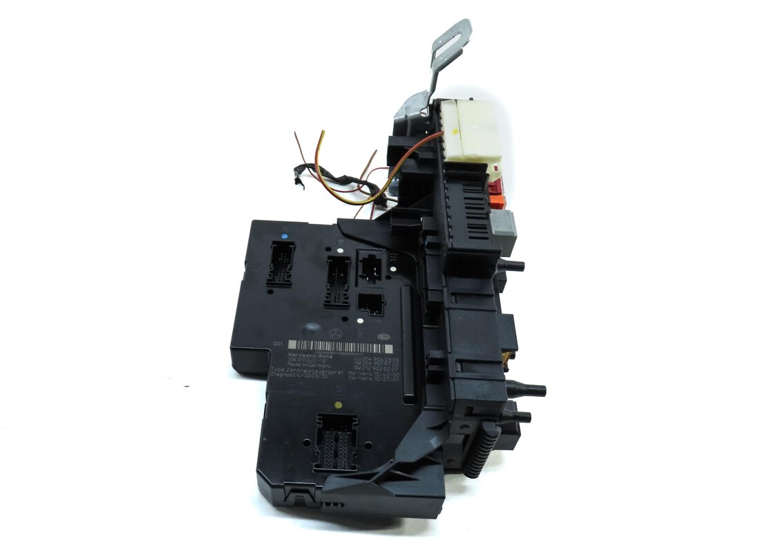 Thumbnail 2: 2011-2015 MERCEDES C-CLASS (W204) REAR SIGNAL ACQUISITION CONTROL MODULE SAM