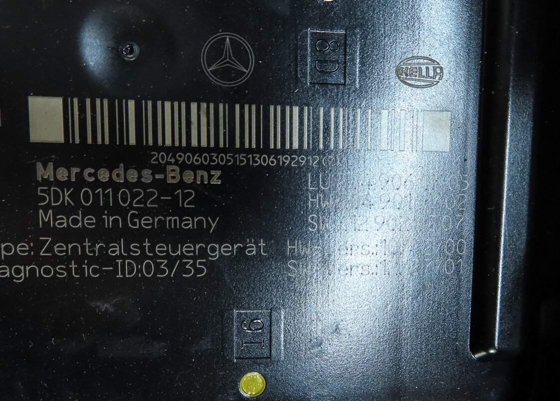 Thumbnail 5: 2011-2015 MERCEDES C-CLASS (W204) REAR SIGNAL ACQUISITION CONTROL MODULE SAM