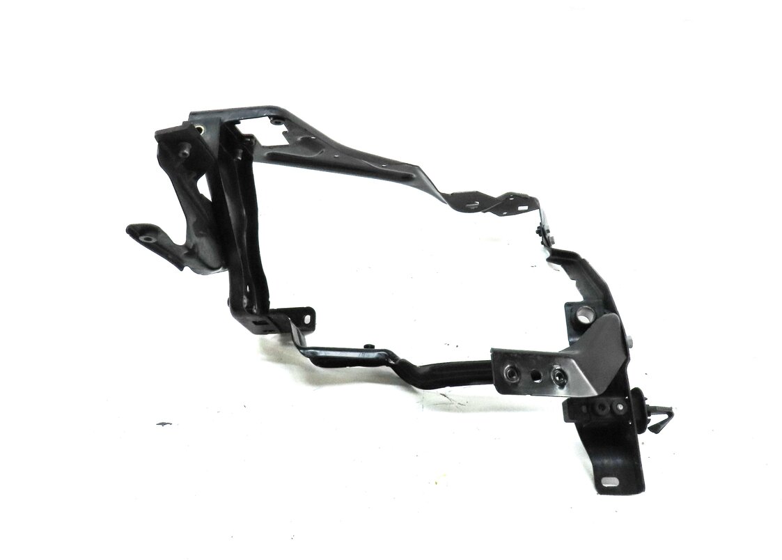 Thumbnail 4: 2014 MERCEDES C300 (W204) FRONT LEFT DRIVER HEADLIGHT MOUNT BRACKET 2046201191