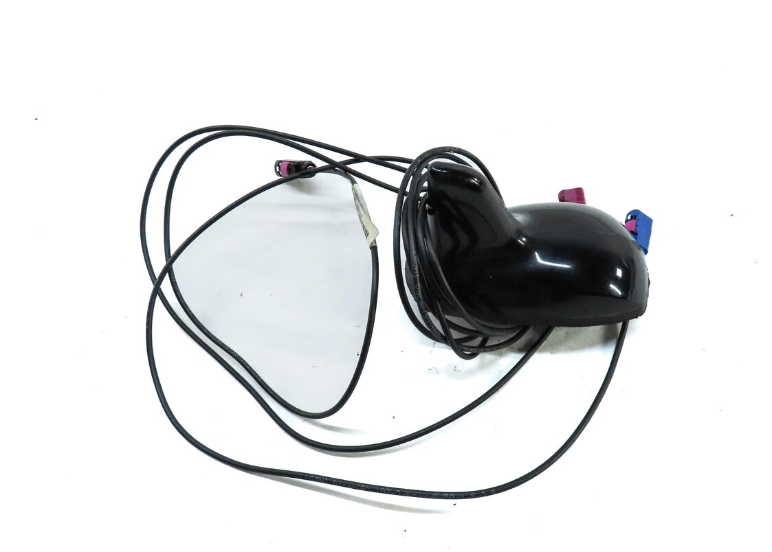 Thumbnail 3: 2014 MERCEDES C300 (W204) ROOF SHARK FIN ANTENNA w/ CABLES (BLACK 040U)