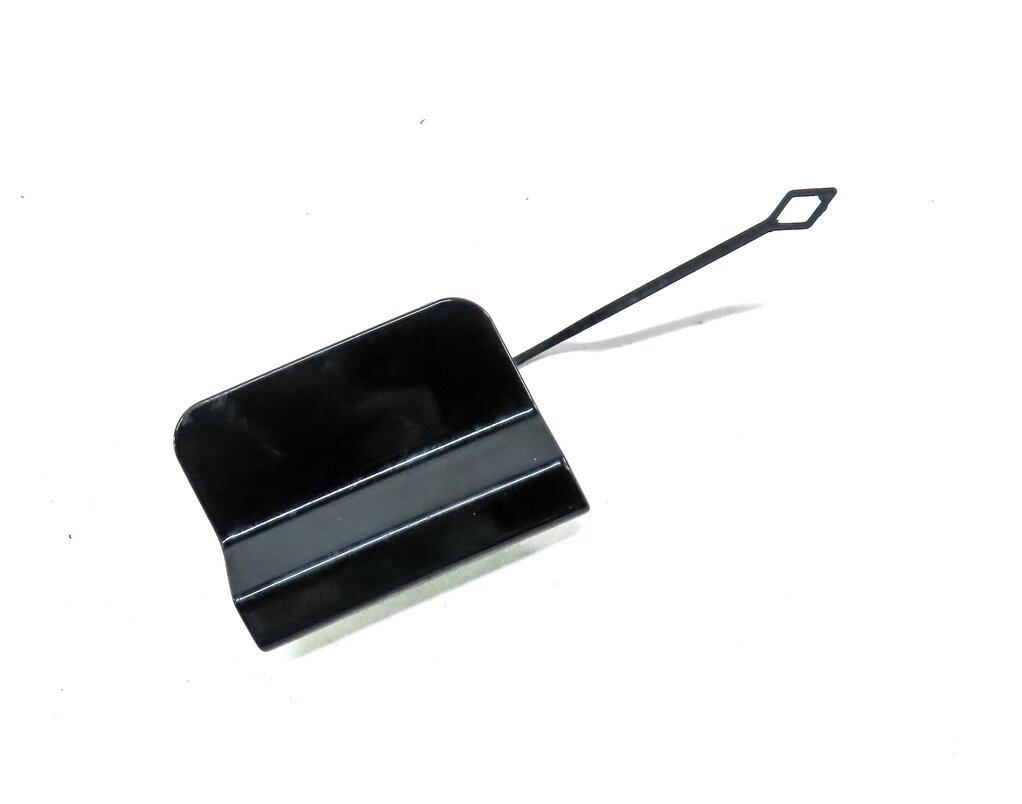 2014 MERCEDES C300 (W204) REAR BUMPER TOW HOOK EYE COVER TRIM (BLACK 040U)