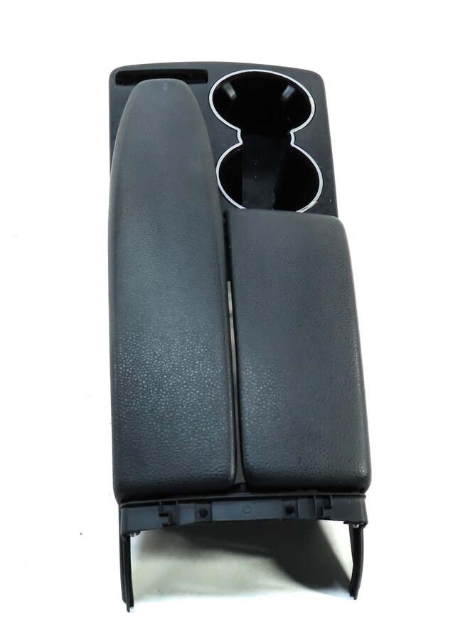 Thumbnail 4: 12-15 MERCEDES C-CLASS (W204) FRONT CENTER CONSOLE ARMREST COMPARTMENT (BLACK)