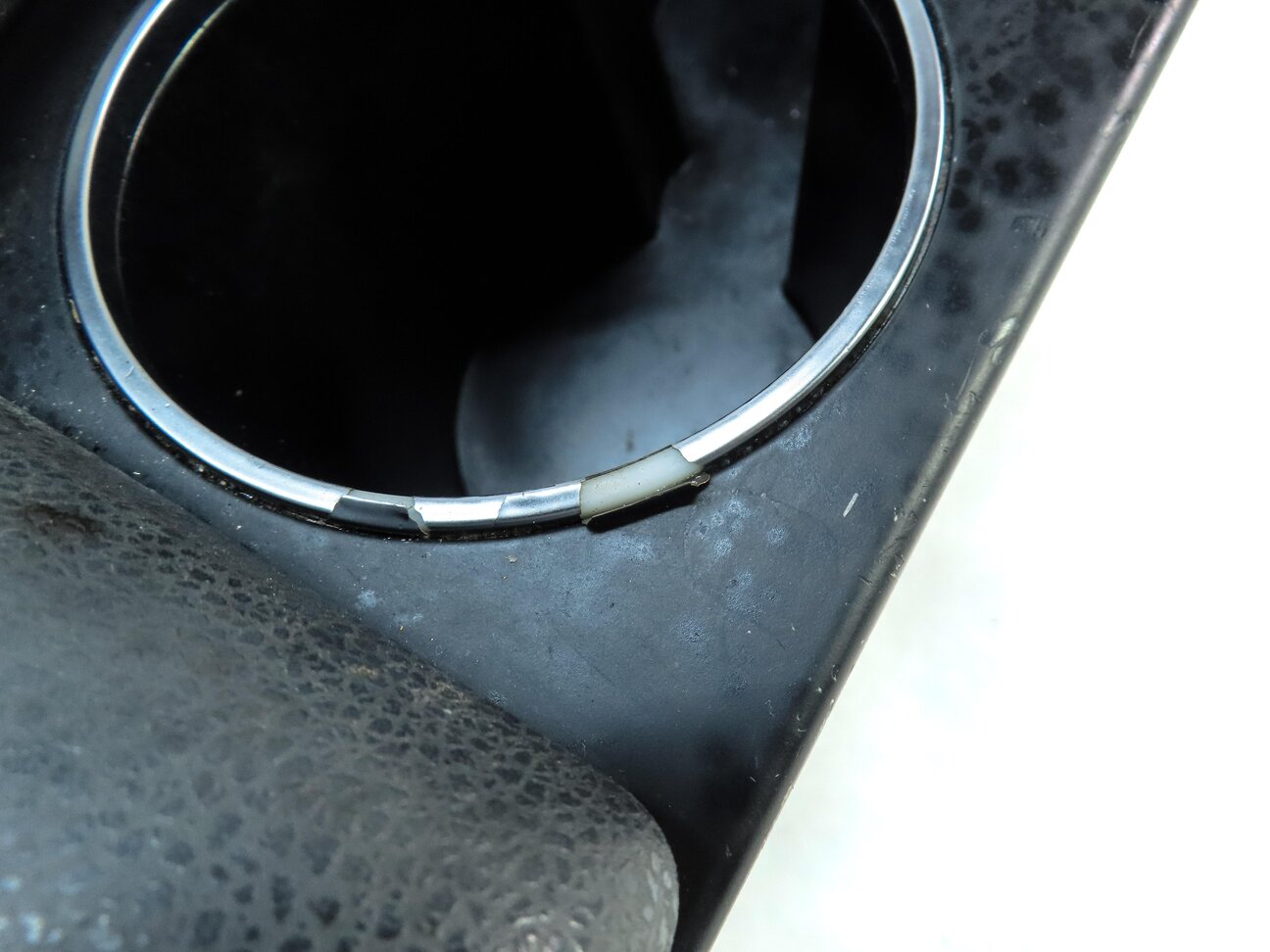 Thumbnail 8: 12-15 MERCEDES C-CLASS (W204) FRONT CENTER CONSOLE ARMREST COMPARTMENT (BLACK)