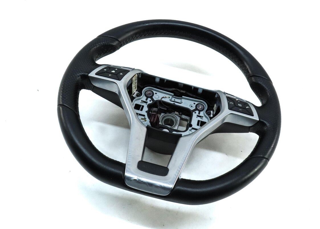 Thumbnail 1: 2013-2014 MERCEDES C-CLASS (W204) 3-SPOKE SPORT STEERING WHEEL w/ SWITCHES