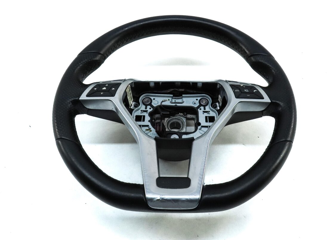 Thumbnail 4: 2013-2014 MERCEDES C-CLASS (W204) 3-SPOKE SPORT STEERING WHEEL w/ SWITCHES