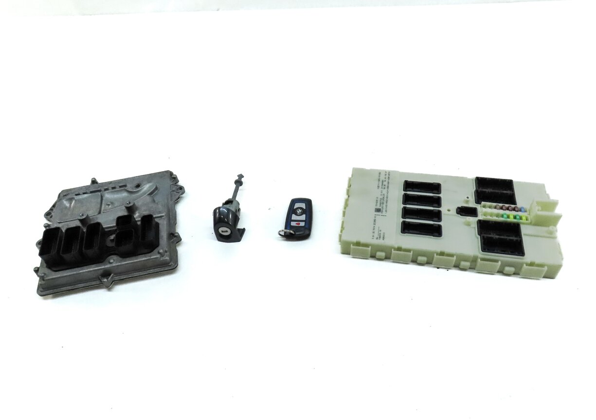 Thumbnail 2: 2013 BMW 335i SEDAN F30 3.0L TWIN TURBO N55 RWD BODY ENGINE MODULE & KEY FOB SET