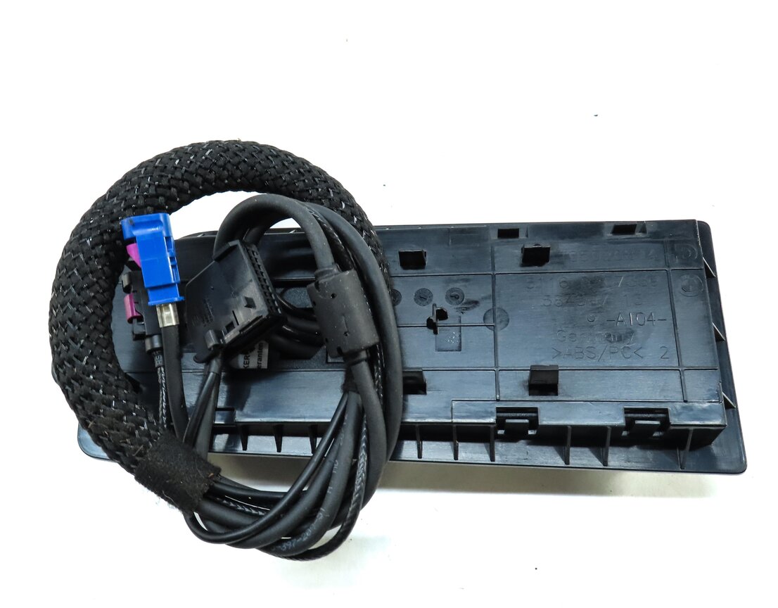 Thumbnail 4: 2013 BMW 335i SEDAN (F30) CELL PHONE CHARGER CRADLE 51169207339