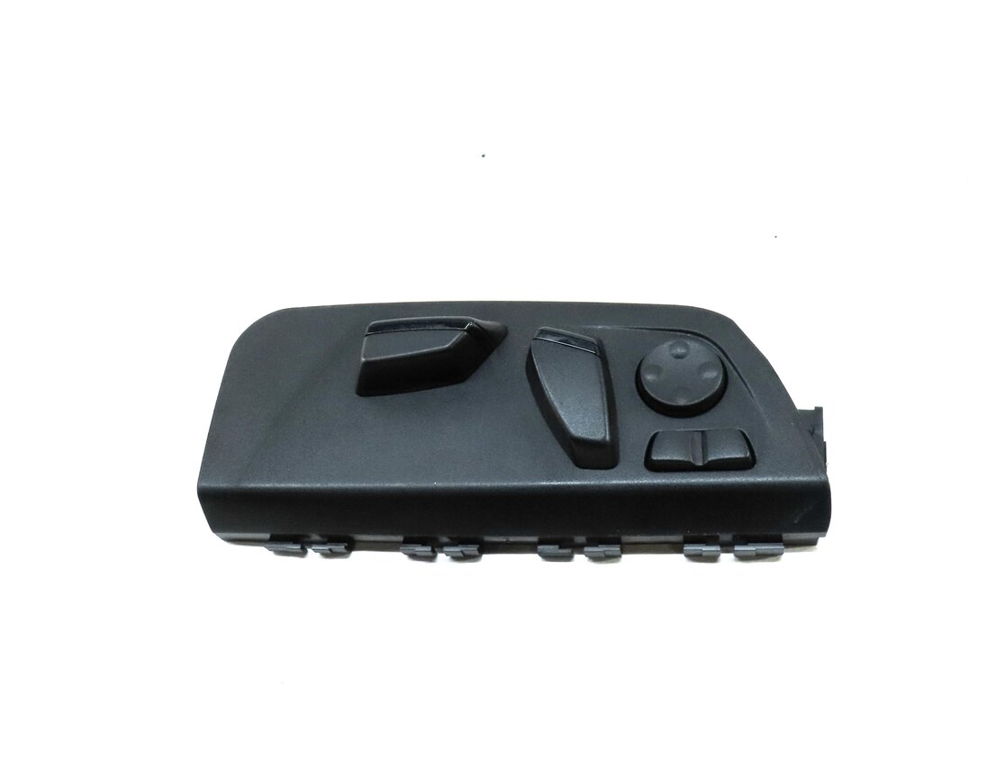 Thumbnail 2: 2013 BMW 335i SEDAN (F30) FRONT RIGHT PASSENGER SEAT ADJUST SWITCH w/ LUMBAR