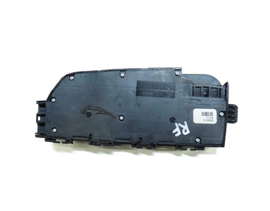 Thumbnail 4: 2013 BMW 335i SEDAN (F30) FRONT RIGHT PASSENGER SEAT ADJUST SWITCH w/ LUMBAR