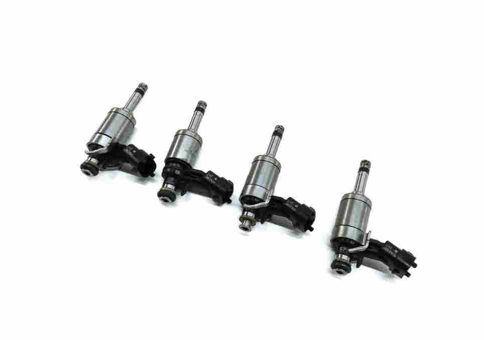 12-17 LR2 DISCOVERY SPORT RANGE ROVER EVOQUE (L538 L550) 2.0L FUEL INJECTOR SET