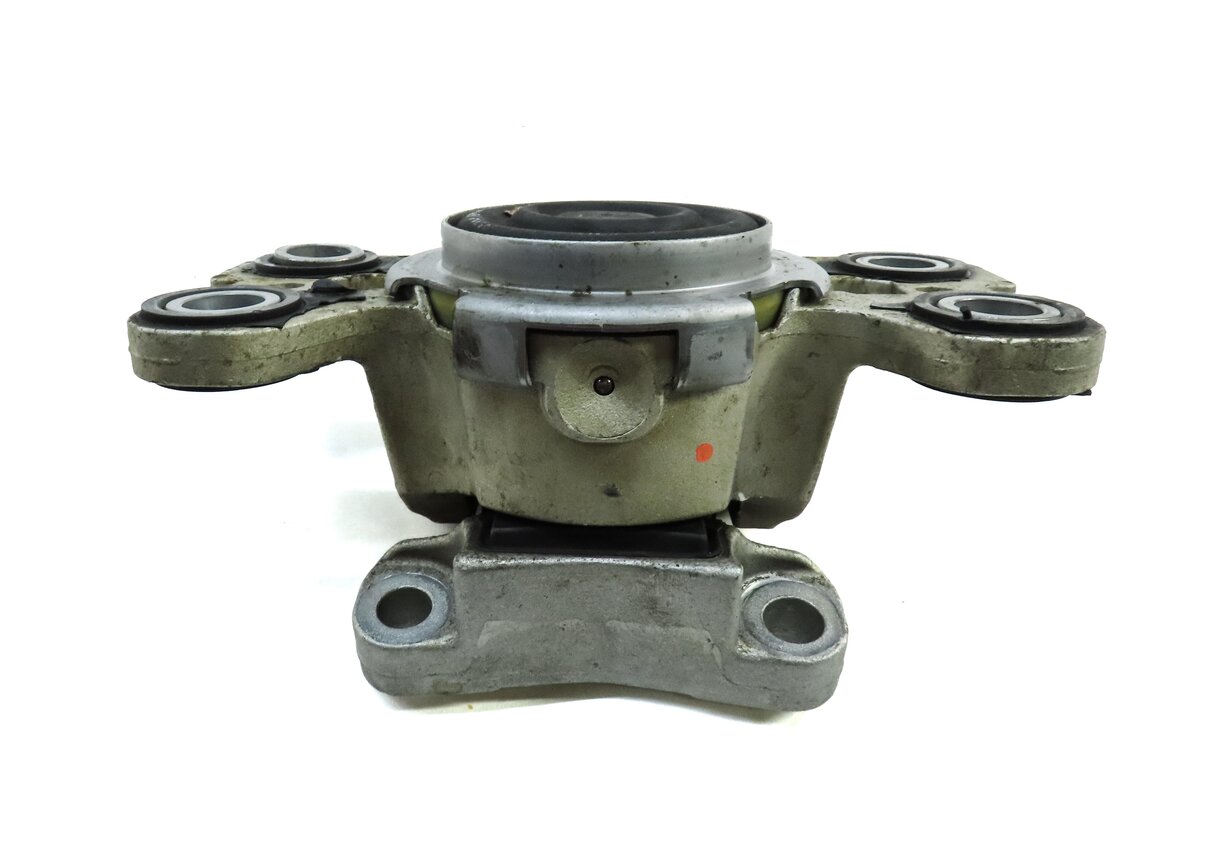 Thumbnail 4: 2016 RANGE ROVER EVOQUE (L538) 2.0L TURBO ENGINE REAR TRANSMISSION MOUNT BRACKET
