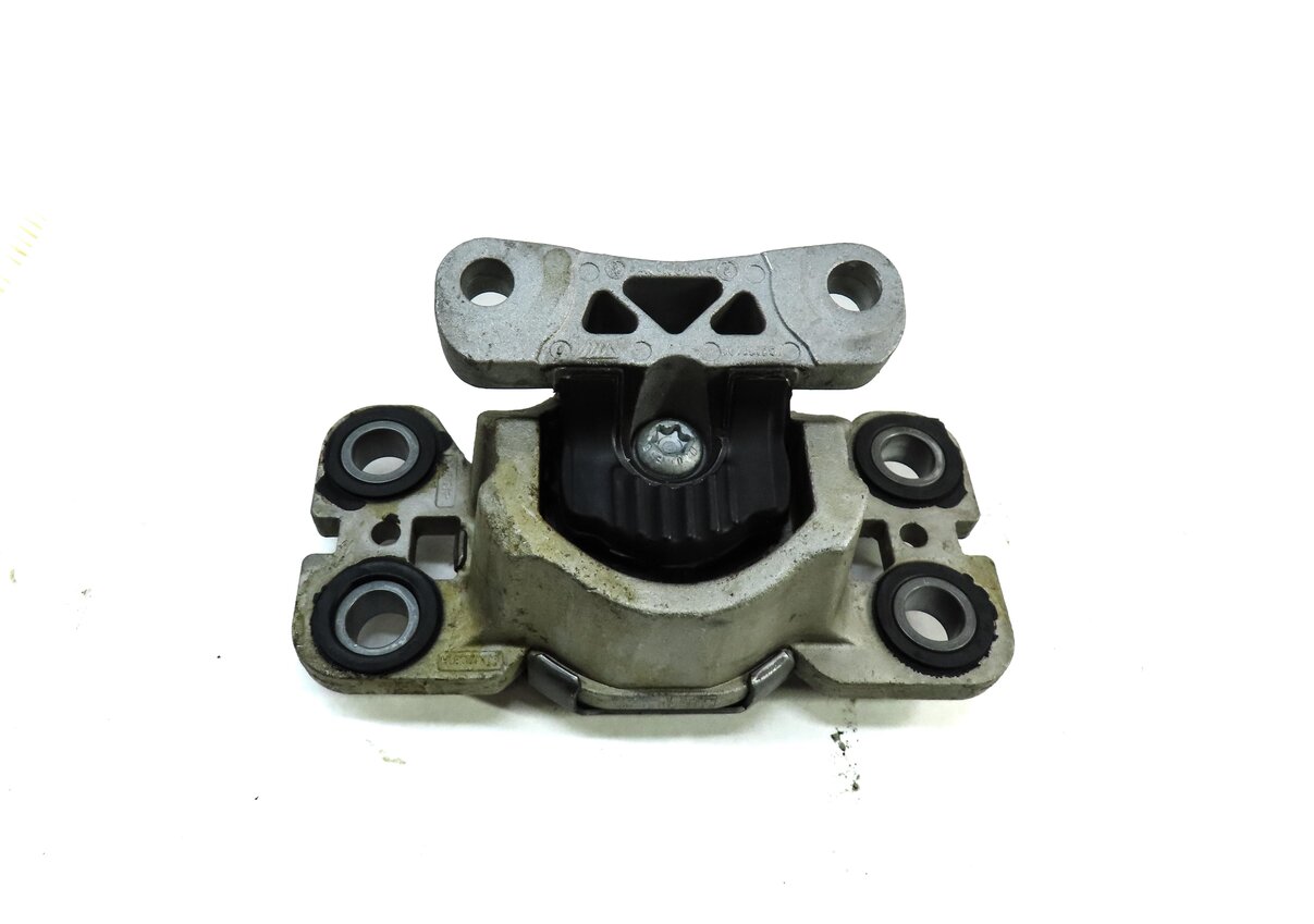 Thumbnail 5: 2016 RANGE ROVER EVOQUE (L538) 2.0L TURBO ENGINE REAR TRANSMISSION MOUNT BRACKET