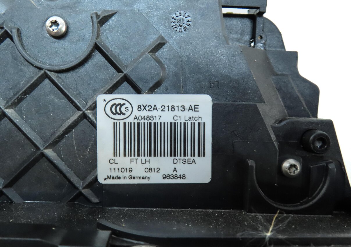 Thumbnail 6: 2010-2019 EVOQUE LR4 / RANGE ROVER SPORT (L320) LEFT FRONT PASSIVE DOOR LATCH