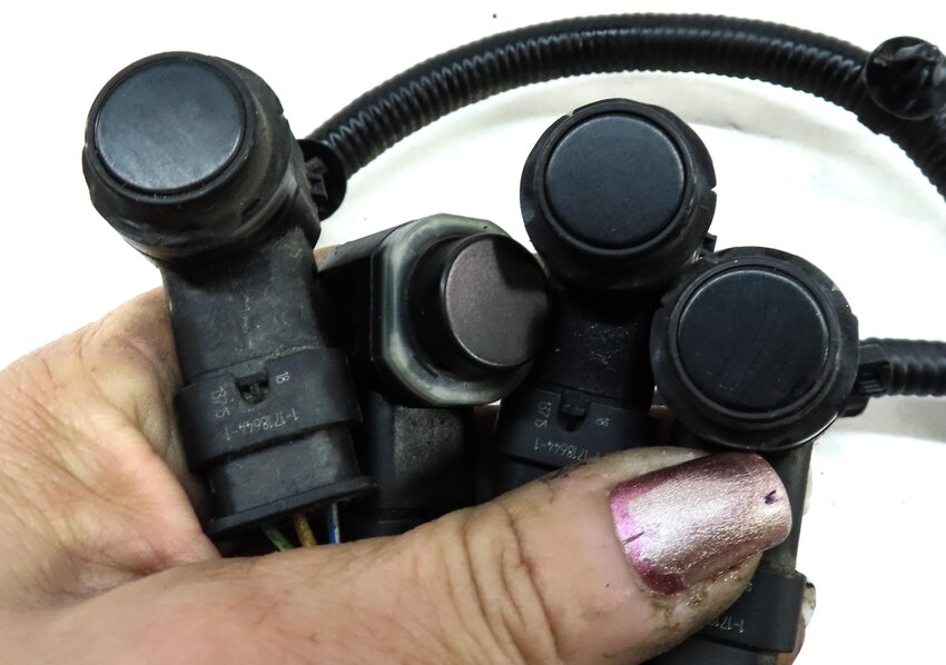 Thumbnail 5: 2016 RANGE ROVER EVOQUE (L538) REAR PARK ASSIST PDC SENSOR SET4 BLACK & HARNESS