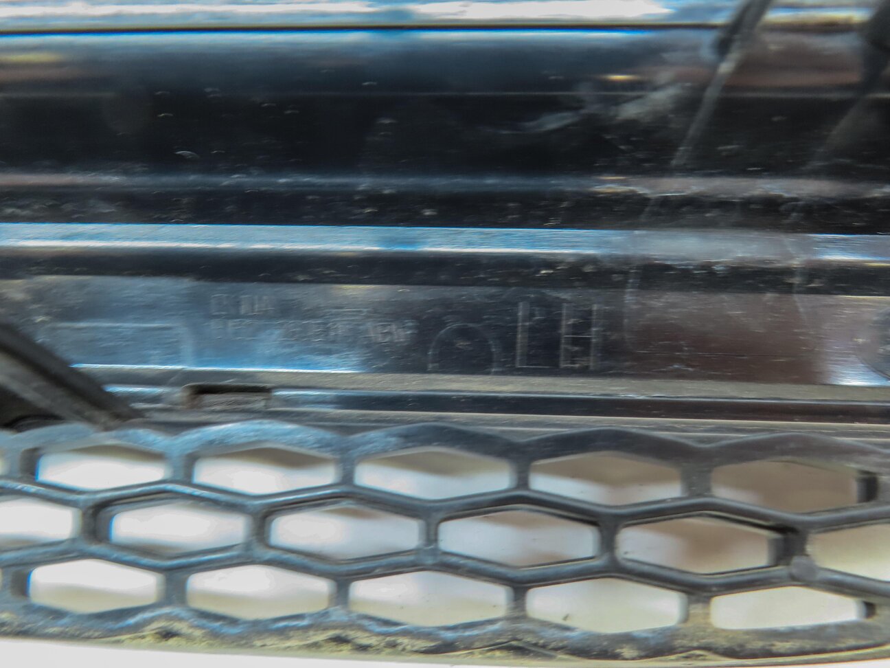 Thumbnail 5: 2016 LAND RANGE ROVER EVOQUE (L538) FRONT LEFT DRIVER UPPER FENDER GRILLE SILVER