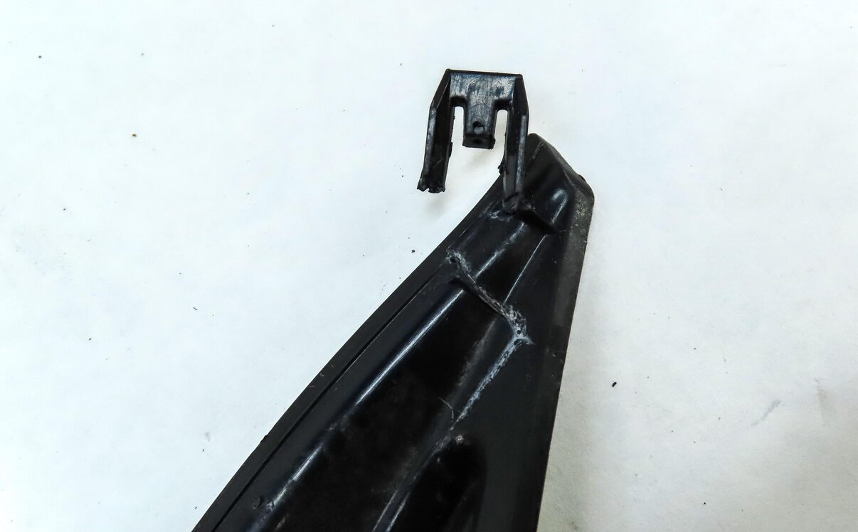 Thumbnail 6: 2016 LAND RANGE ROVER EVOQUE (L538) FRONT LEFT DRIVER UPPER FENDER GRILLE SILVER