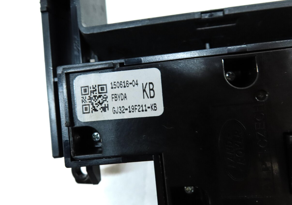 Thumbnail 7: 16-19 LAND ROVER RANGE ROVER EVOQUE L538 CENTER CONSOLE NAVIGATION SURROUND TRIM