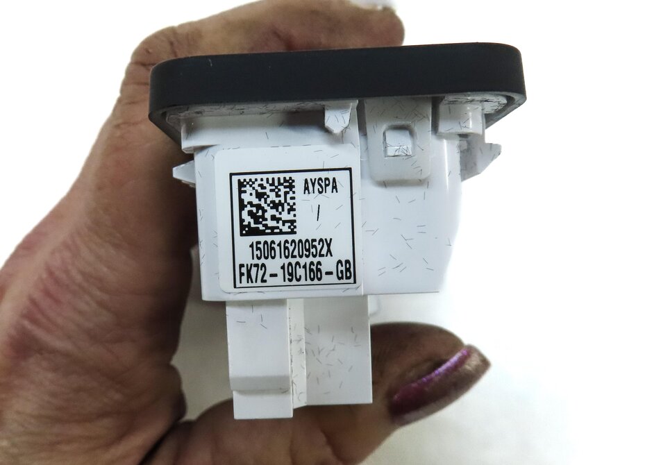 Thumbnail 5: 2016 LAND RANGE ROVER EVOQUE (L538) AUXILIARY AUX USB JACK INPUT PLUG PANEL