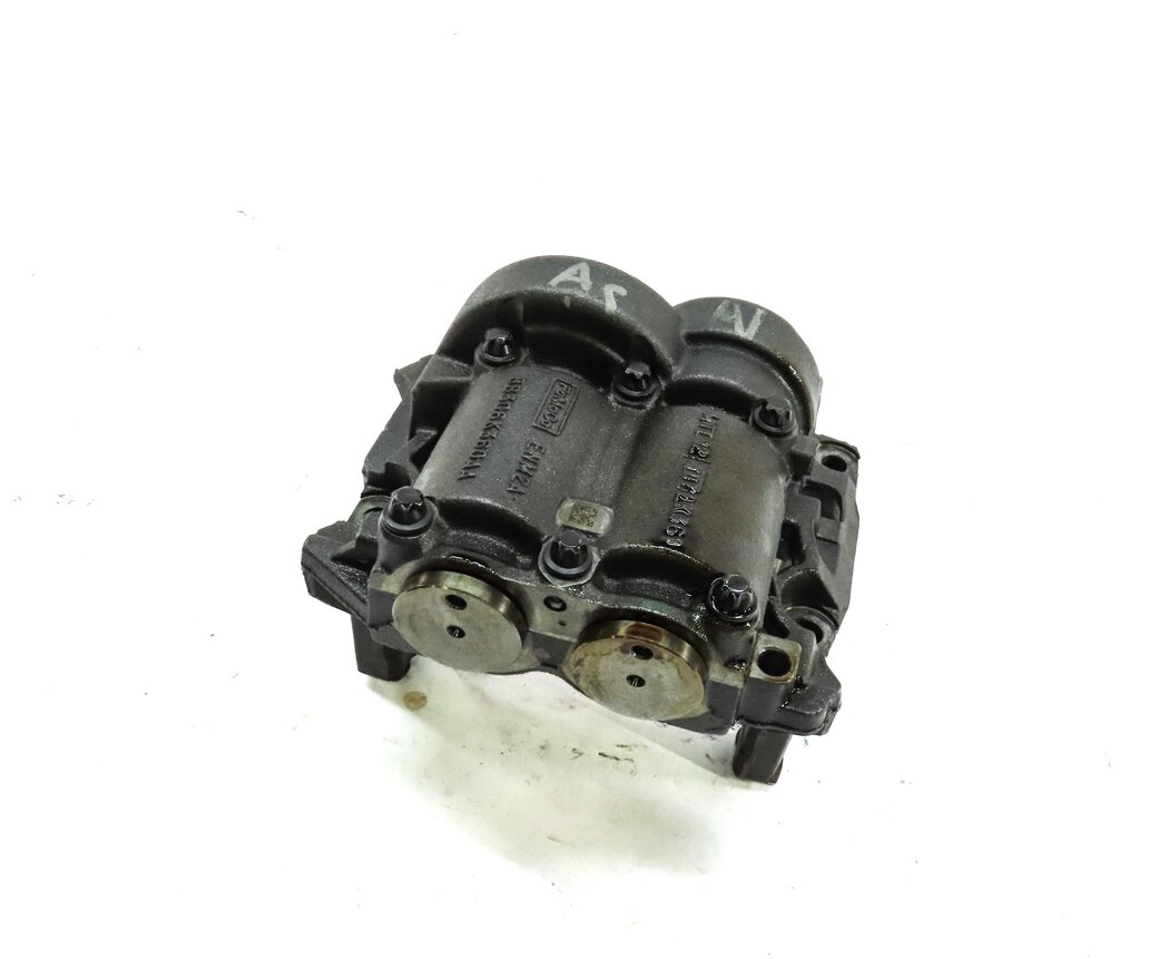 Thumbnail 1: 2016 LAND RANGE ROVER EVOQUE (L538) 2.0L TURBO ENGINE BALANCE SHAFT ASSEMBLY
