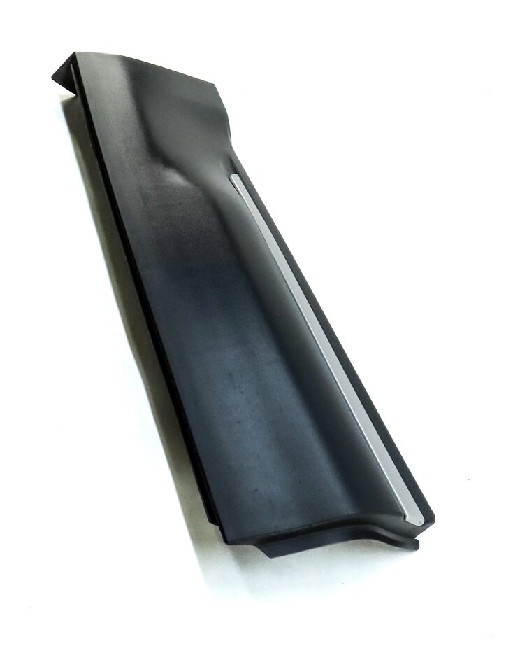 Thumbnail 4: 2016 LAND RANGE ROVER EVOQUE (L538) REAR RIGHT LOWER DOOR MOULDING TRIM (BLACK)