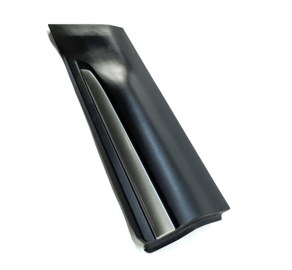 Thumbnail 3: 2016 LAND RANGE ROVER EVOQUE (L538) REAR LEFT LOWER DOOR TRIM MOULDING (BLACK)