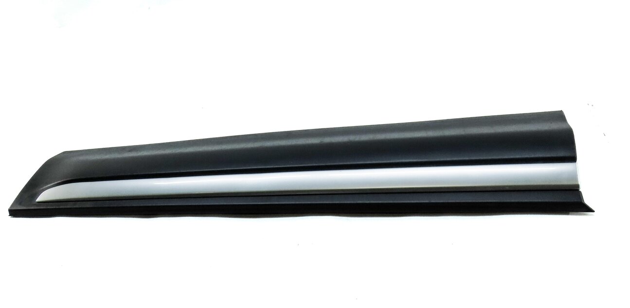 Thumbnail 2: 2016 LAND RANGE ROVER EVOQUE (L538) FRONT RIGHT LOWER DOOR TRIM MOULDING (BLACK)