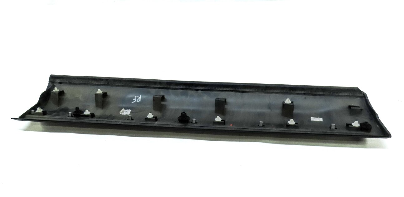 Thumbnail 5: 2016 LAND RANGE ROVER EVOQUE (L538) FRONT RIGHT LOWER DOOR TRIM MOULDING (BLACK)
