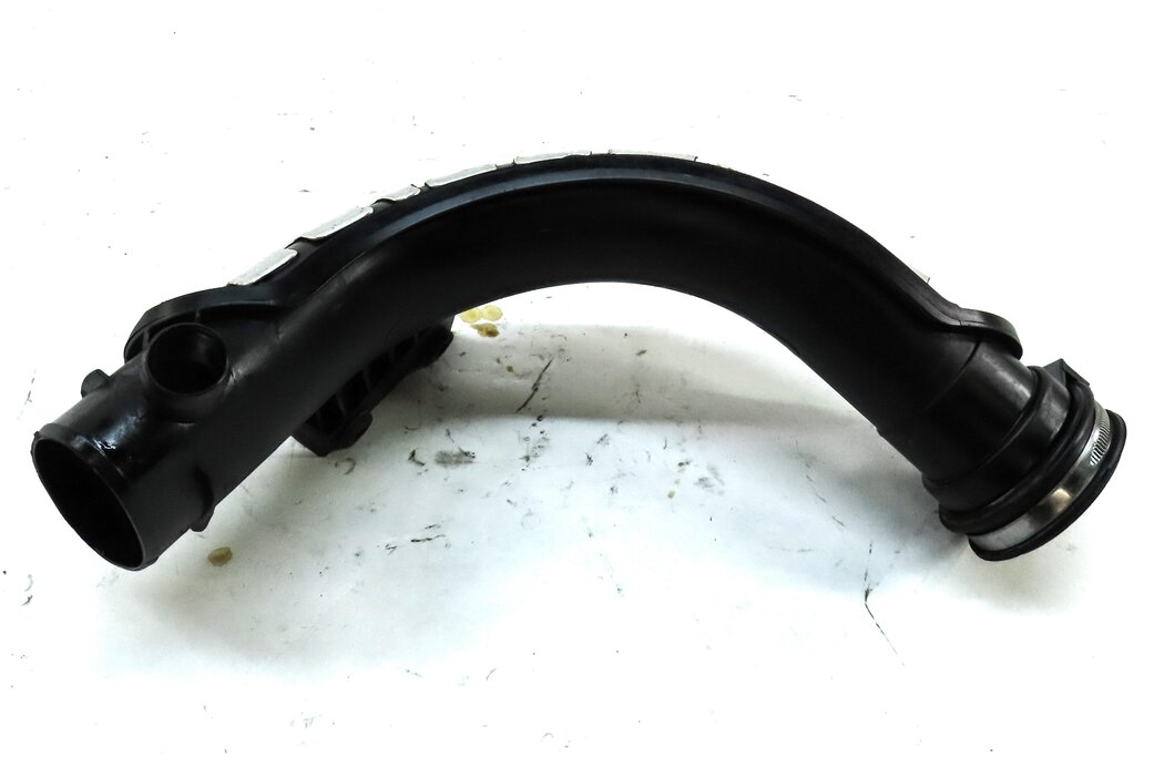 Thumbnail 3: 2016 LAND RANGE ROVER EVOQUE L538 2.0L TURBO ENGINE AIR INTAKE OUTLET DUCT PIPE