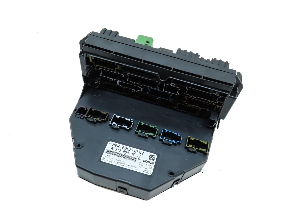 Thumbnail 3: 13 SLS E COUPE CONVERTIBLE (W207) FRONT SIGNAL ACQUISITION MODULE SAM FUSE BOX