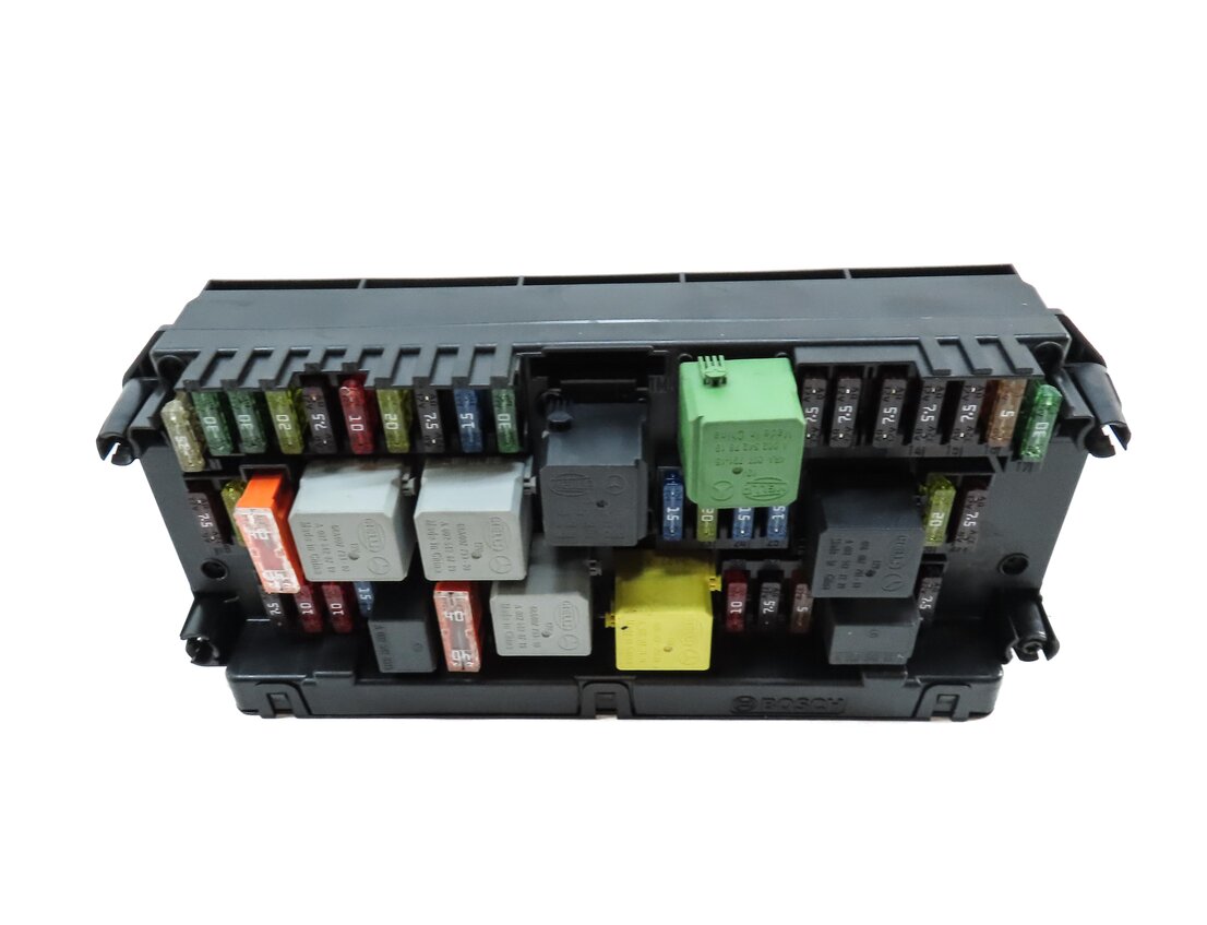Thumbnail 4: 13 SLS E COUPE CONVERTIBLE (W207) FRONT SIGNAL ACQUISITION MODULE SAM FUSE BOX