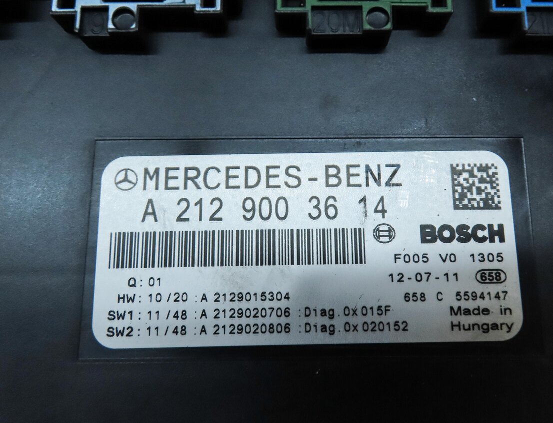 Thumbnail 6: 13 SLS E COUPE CONVERTIBLE (W207) FRONT SIGNAL ACQUISITION MODULE SAM FUSE BOX