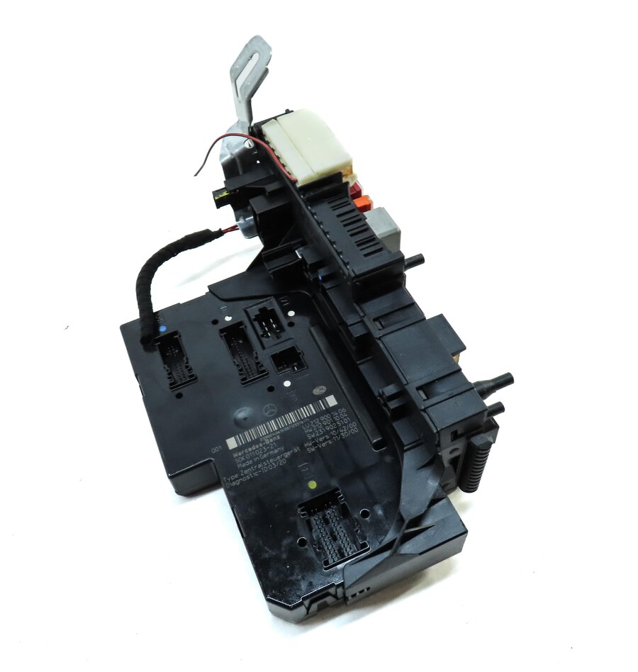 Thumbnail 1: 12-13 MERCEDES E350 E550 (A207 C207 W207) REAR SIGNAL ACQUISITION FUSE BOX SAM