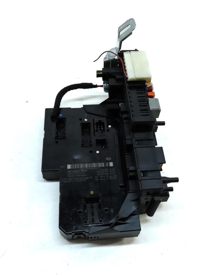 Thumbnail 2: 12-13 MERCEDES E350 E550 (A207 C207 W207) REAR SIGNAL ACQUISITION FUSE BOX SAM