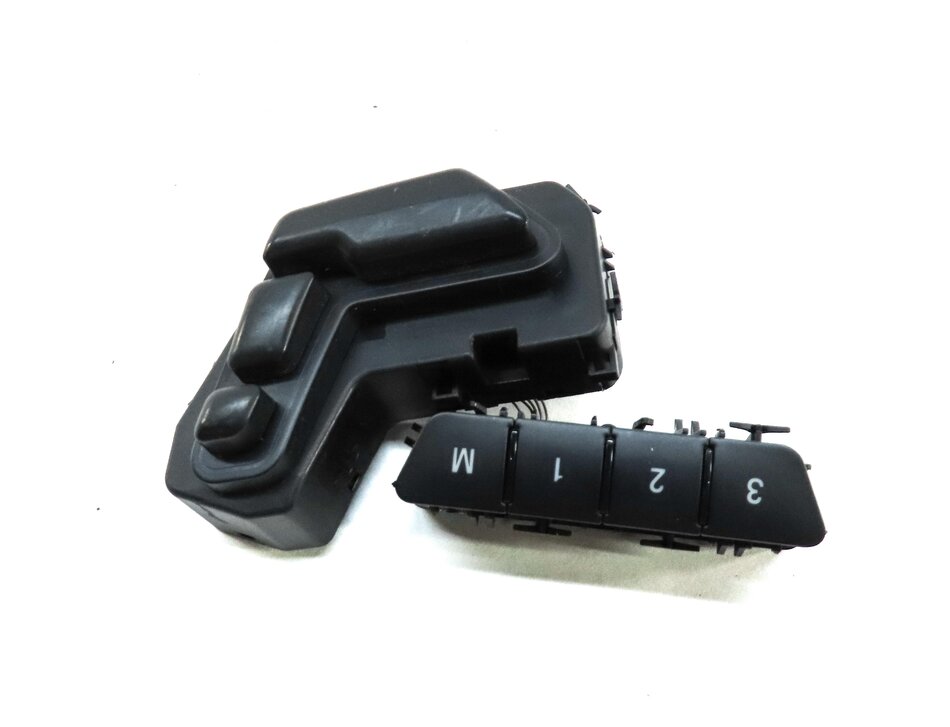 Thumbnail 4: 2013 MERCEDES E-CLASS COUPE (W207) FRONT RIGHT PASSENGER SEAT ADJUST SWITCH