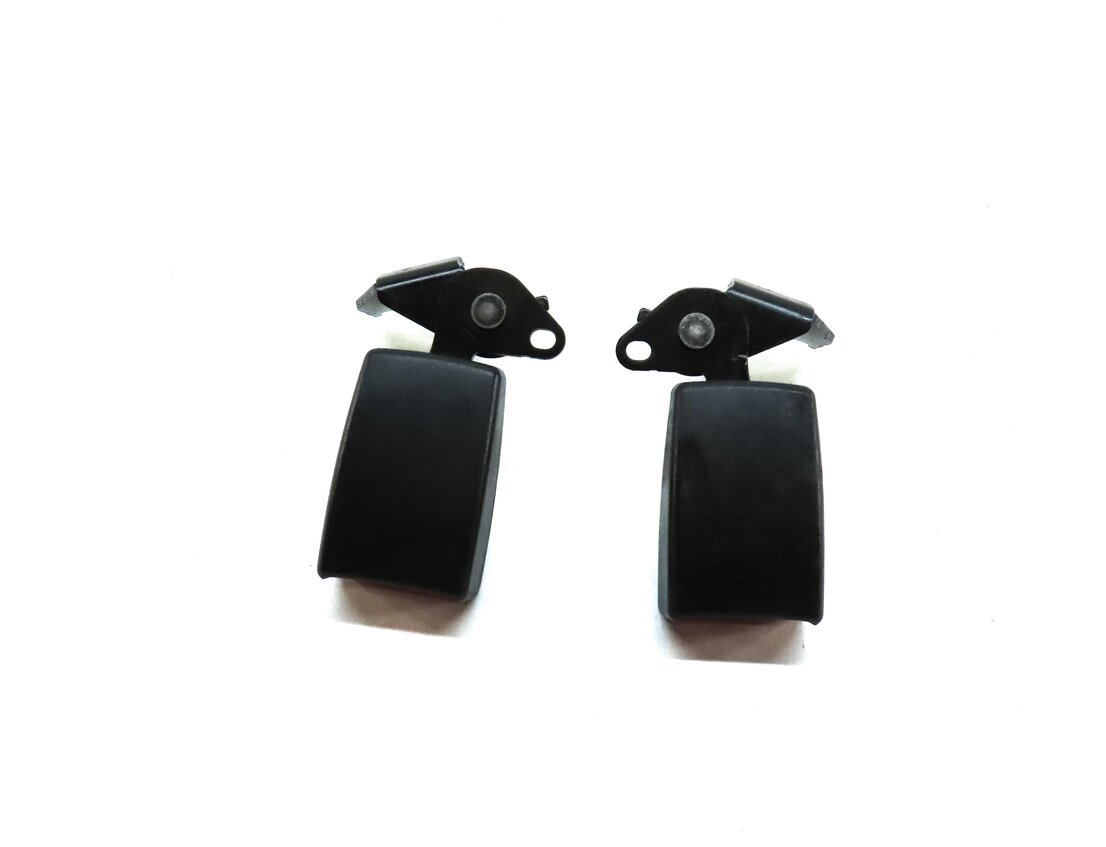 Thumbnail 2: 2013 MERCEDES E-CLASS COUPE W207 REAR LEFT & RIGHT SEATBELT BUCKLE RECEIVER SET